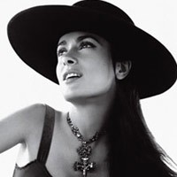 Salma Hayek Melahirkan 