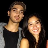 Marsha Timothy Dukung Pacar Banyak Gaya