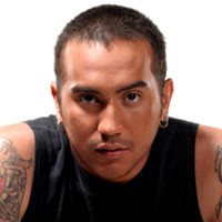 Jenguk Gary Iskak, Anak Ditutup Kain