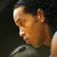Zambrotta: Ronaldinho Boleh Pergi Sesukanya