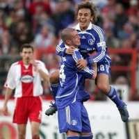 Rafinha Menangkan Schalke