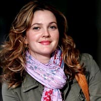 Drew Barrymore Tak Menyesal Cicipi Narkotika