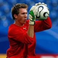 Van der Sar Cedera, Kuszczak Jalani Debut