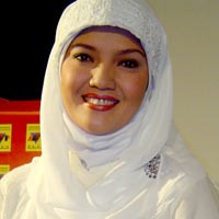 Ratih Sanggarwati Obsesi Bikin Cantik Ibu-ibu