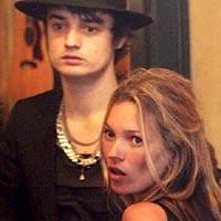 Campakkan Kate Moss, Pete Doherty Lamar Model