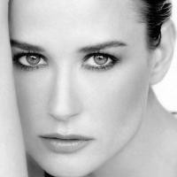 Foto Bugil Demi Moore Hilang!