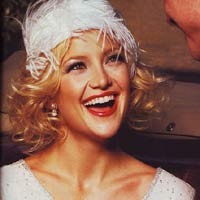 Kate Hudson Bercumbu di Gym