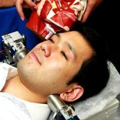 Robot Jepun Tukang Pijat Wajah