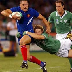 Demam Bola Lonjong, Lamar Pacar Lewat Situs