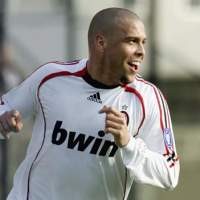 Ronaldo Minta Milanisti Bersabar 