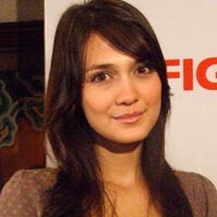 Luna Maya Bintangi Romeo-Juliet Indonesia