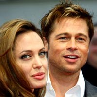 Angelina Jolie Hamil Lagi?