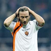 Totti Diragukan Tampil di Derby