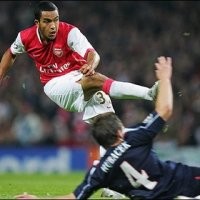 Platini Kritik Politik Pemain Muda Wenger