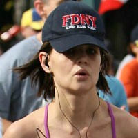 Ingin Langsing, Katie Holmes Lari Maraton