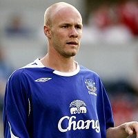 Everton Tambah Kontrak Johnson 