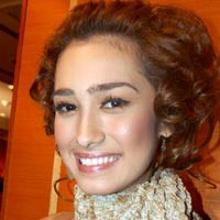 Alexandra Gottardo Belum Mau Dinikahi Tyo Nugros