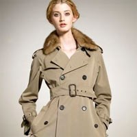 Trench Coat Outfit Pas di Musim Hujan