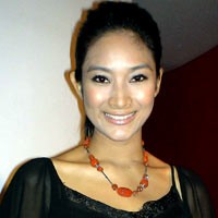 Happy Salma Belajar Seks Sejak Kecil