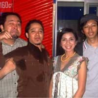 Mocca Lebih Intim di Pentas Kecil