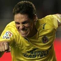 Villarreal Atasi Sevilla 3-2 