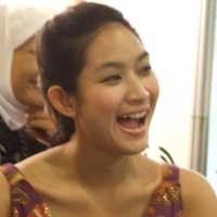 Happy Salma Gila-gilaan Demi Teater