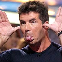 Simon Cowell Keukeuh Bantah Gay