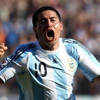 Argentina Hat-trick, Paraguay Berpesta