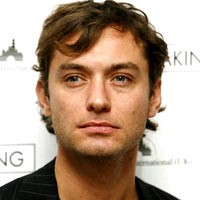 Jude Law Benci Dikejar Gosip