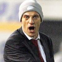 Bilic Soroti Rumput Wembley  