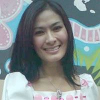 Iis Dahlia Centil Bareng Geng Dandan