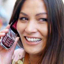 Ngobrol di Ponsel, Dua Wanita Digelandang Polisi