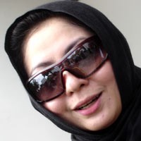 Sarah Vi Diduga Lesbi, Suami Curhat (1)