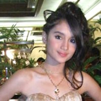Cinta Laura Risih Seksi