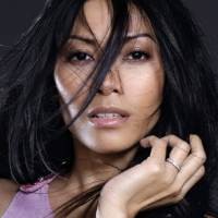 Anggun Melahirkan Diam-diam di Paris