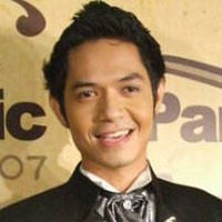 Setiap Syuting, Dude Herlino Dempul Tanda Lahir