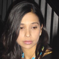 Ayu Azhari Cemberut di Pengadilan