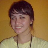 Revalina S. Temat Sakit Perut Layani Wartawan