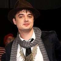 Pete Doherty Dijotos Pengedar Narkoba