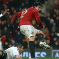 Tekuk Derby, MU Tempel Ketat Arsenal