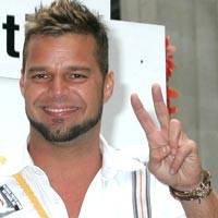 Hasrat Seks Ricky Martin Diungkap Ahli Kulit