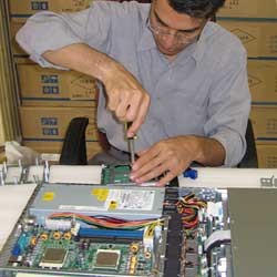 Iran Bangun Superkomputer dengan Teknologi Ilegal 