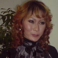 Jelang Naik Haji, Inul Periksa Kandungan