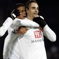 Berbatov & Tuncay Menangkan Timnya