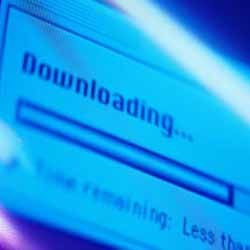 Separuh Pengguna Internet Gemar Film Bajakan