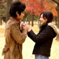 Jatuh Cinta Bikin Orang Bertingkah Aneh?