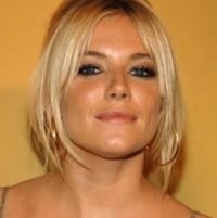 Ultah, Sienna Miller Dilamar Pacar