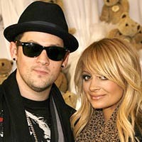 Hamil, Nicole Richie Hidup Bersama Pacar