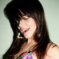 Lily Allen Kritik Perempuan Hamil