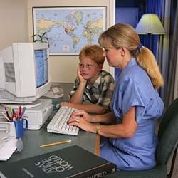 Terpikat Pria di Internet, Seorang Ibu Telantarkan 8 Anak